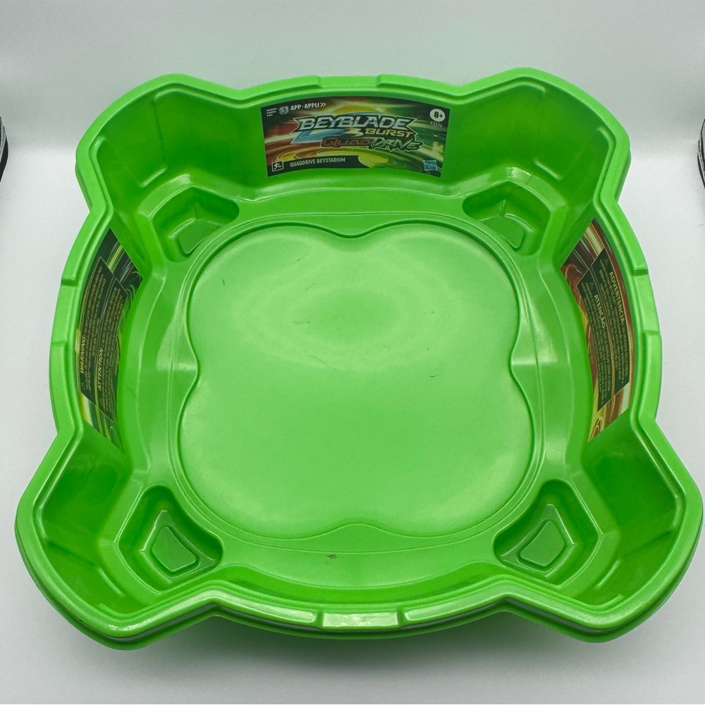 Beyblade Burst QuadDrive Beystadium Battling Top Set